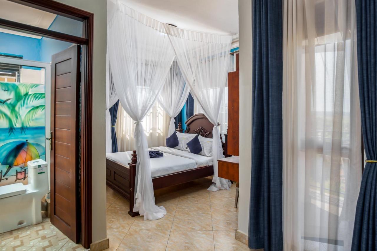 Keba Xpress Hotel - Энтеббе Экстерьер фото