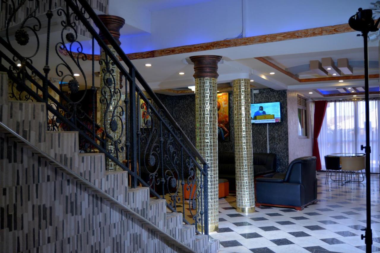 Keba Xpress Hotel - Энтеббе Экстерьер фото