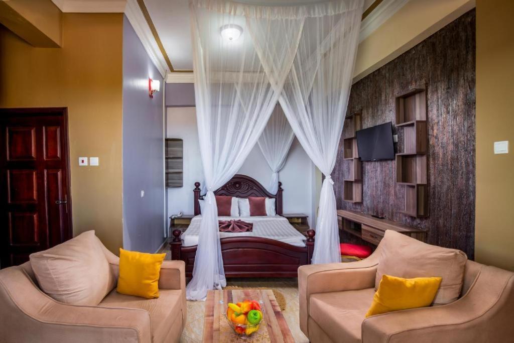 Keba Xpress Hotel - Энтеббе Экстерьер фото